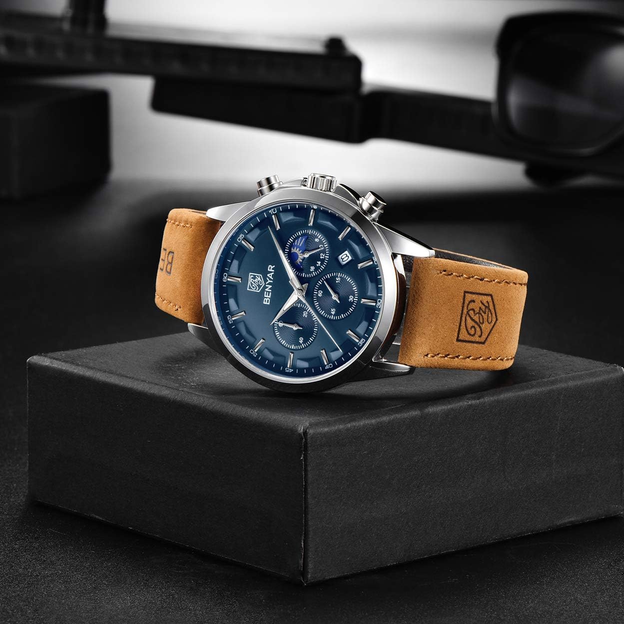 Benyar Men's Leather Strap Chronograph Quartz Watch